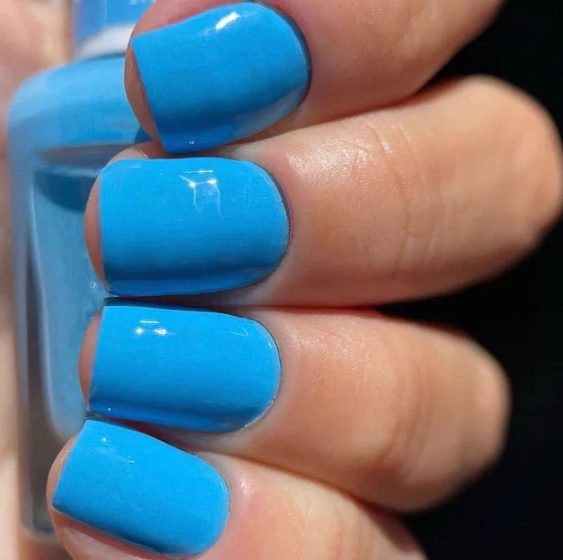 DND Gel Nail Polish 672 Midnight Kiss