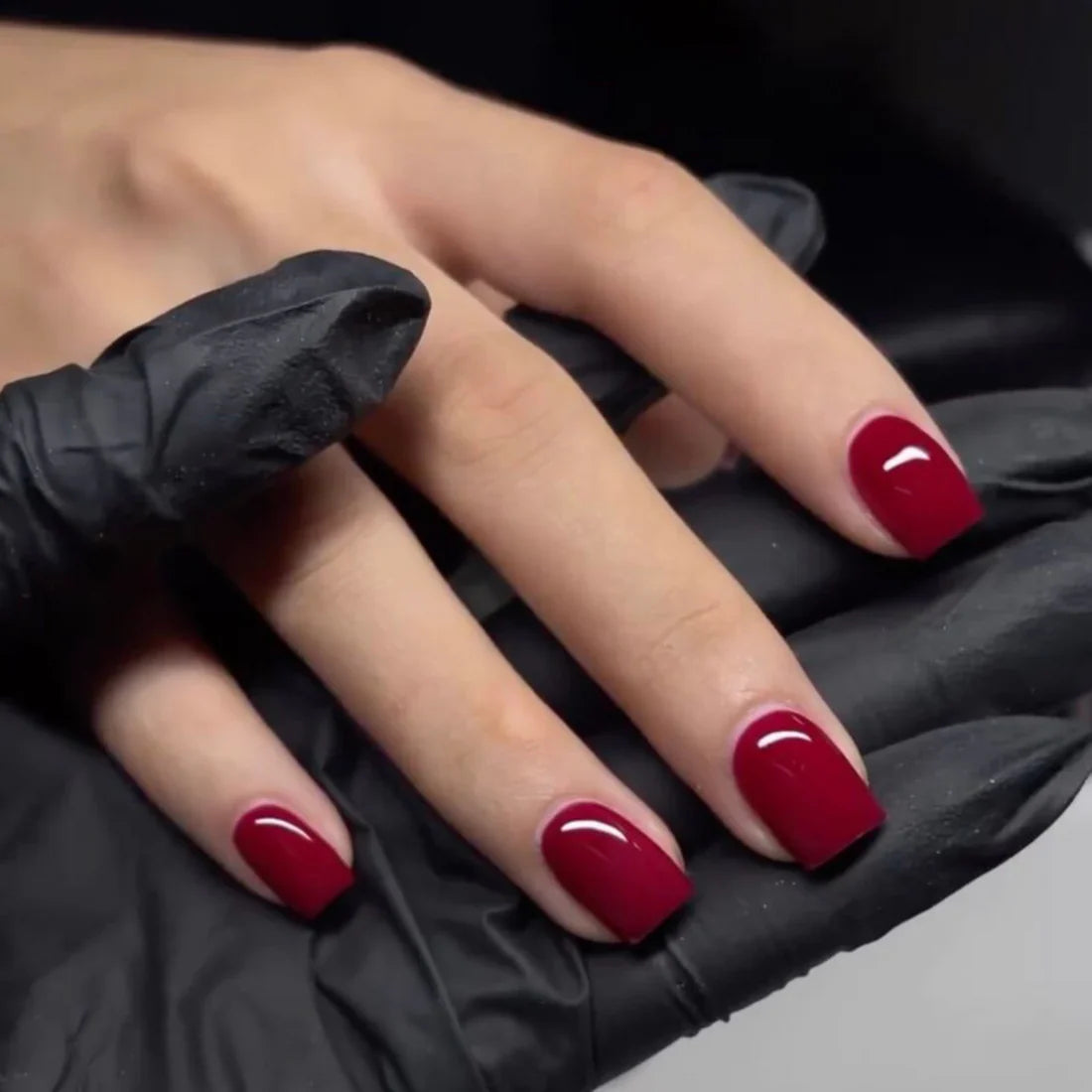DND Gel Nail Polish 753 Scarlett Dreams