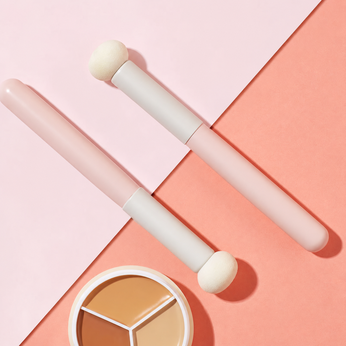 Makeup beauty blender brush
