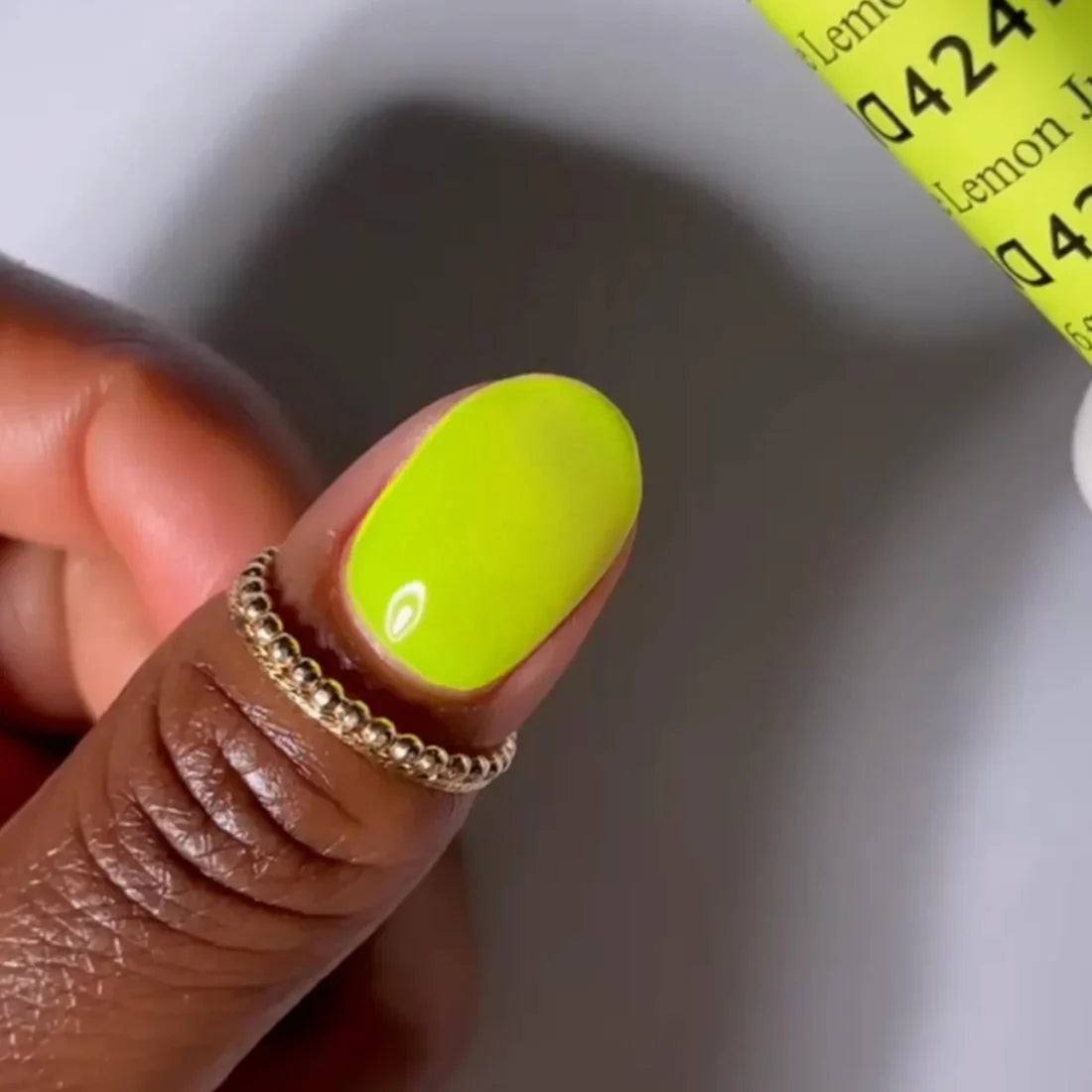 DND Gel Nail Polish 424 Lemon Juice