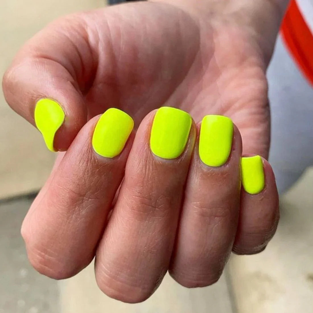DND Gel Nail Polish 424 Lemon Juice