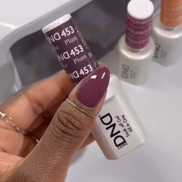 DND Gel Nail Polish 453 Plum Wine