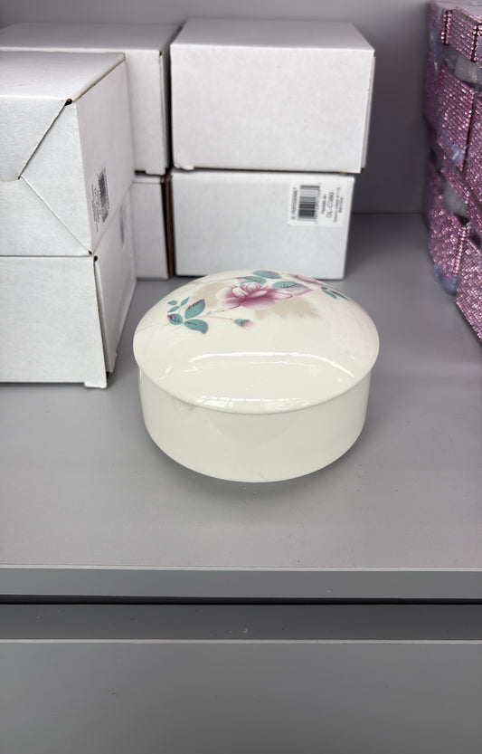 Porcelain jar
