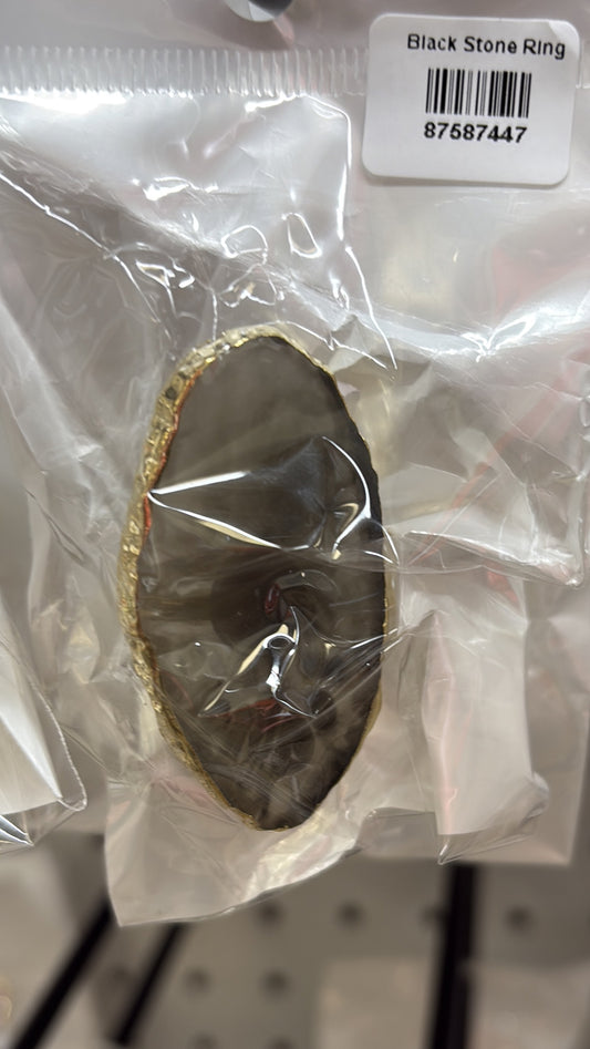 Black oval stone ring