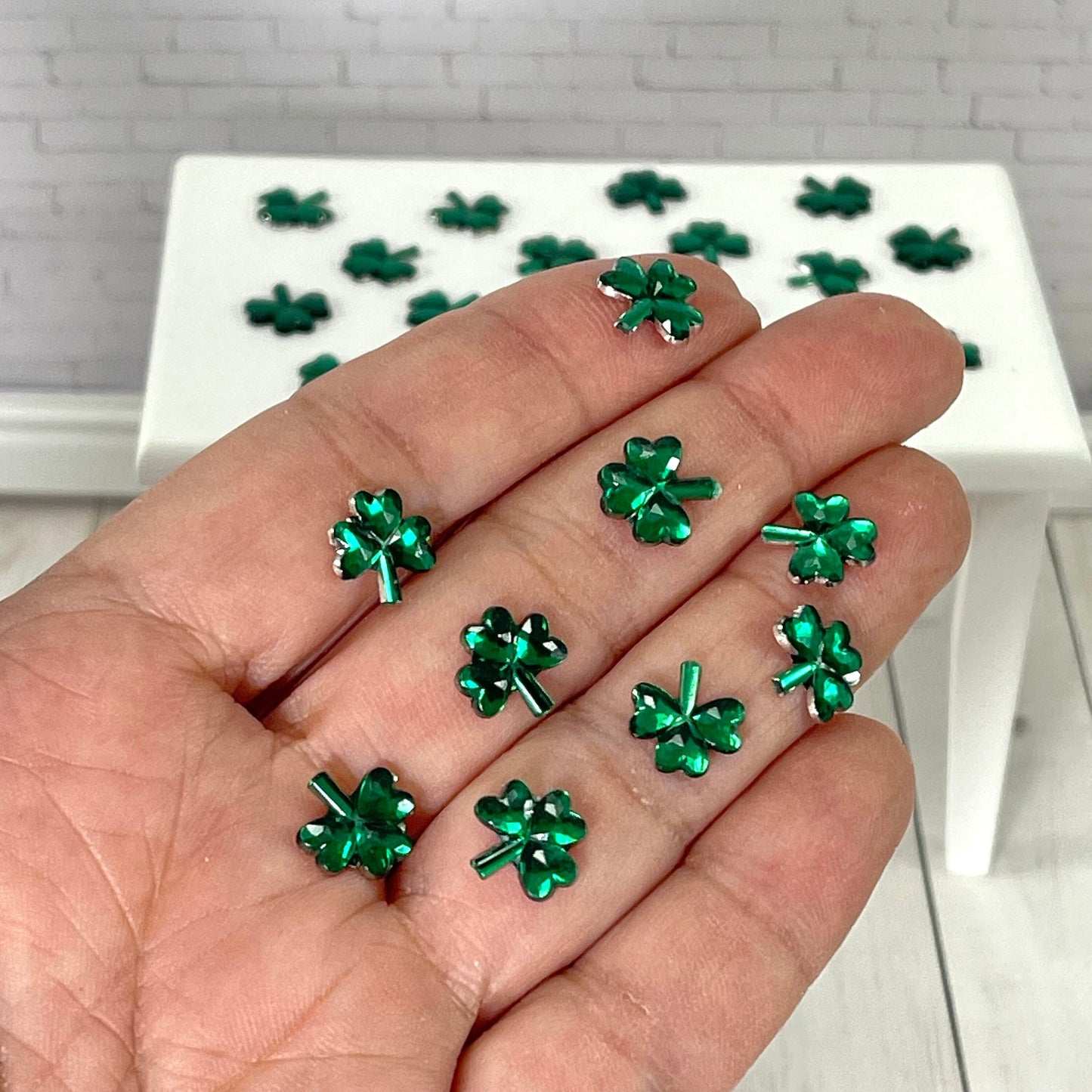 Large charms pack clovers 46