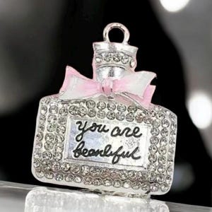 Large charms pack Chanel 18